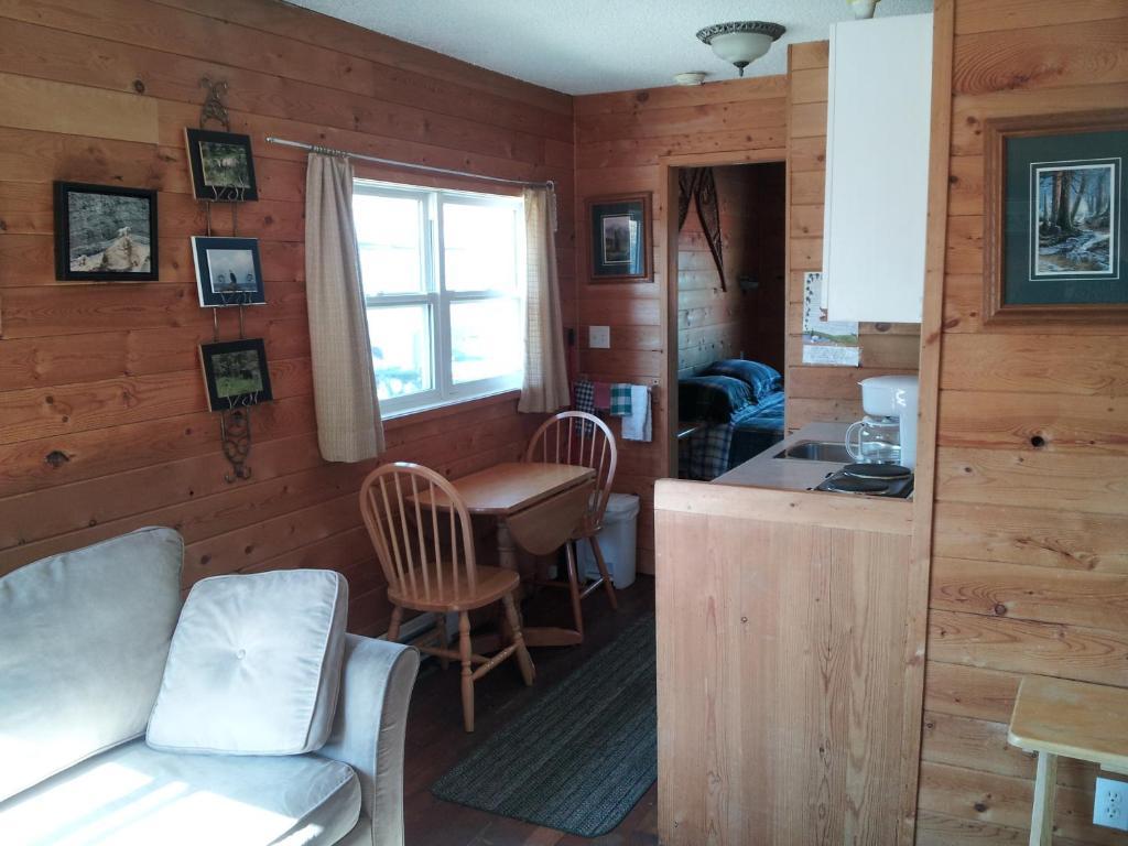 Steamboat Mountain Chalets Hotel Spillimacheen Habitación foto