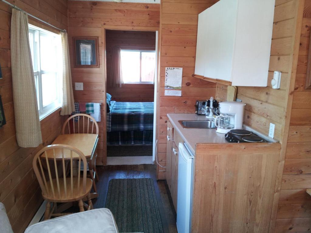 Steamboat Mountain Chalets Hotel Spillimacheen Habitación foto