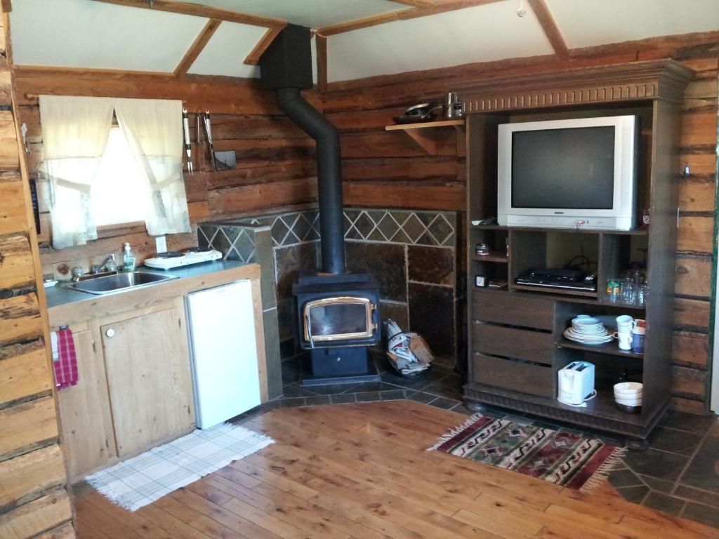 Steamboat Mountain Chalets Hotel Spillimacheen Habitación foto