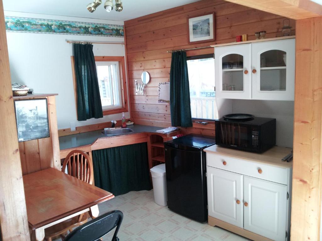 Steamboat Mountain Chalets Hotel Spillimacheen Habitación foto